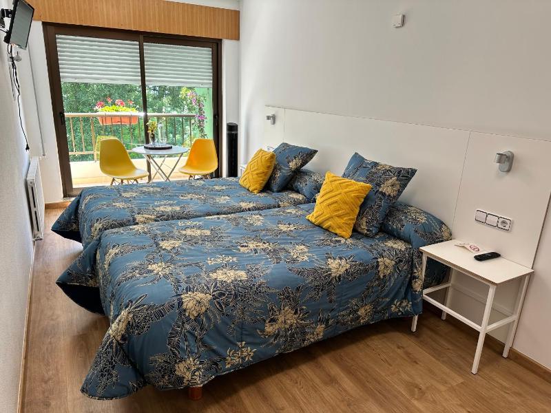 Superior Twin Room with Garden View image 1