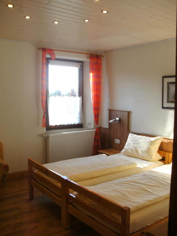 Standard Double Room image 4