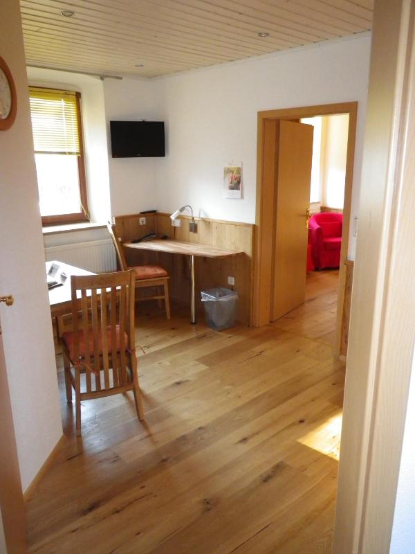 One-Bedroom Suite image 3