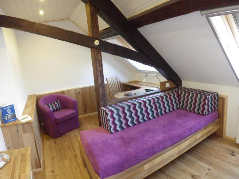 Standard Twin Room image 4