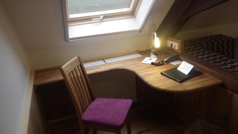 Standard Twin Room image 3