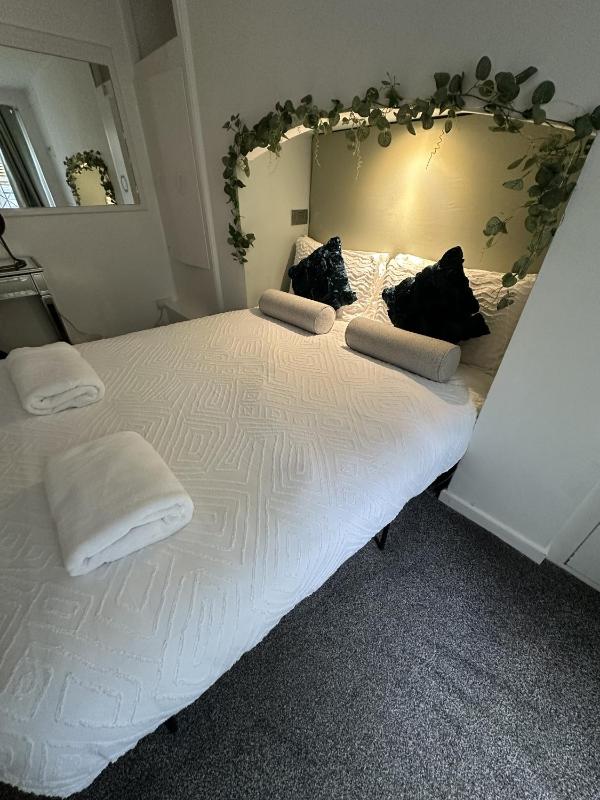 Cambray Apartment - image 15