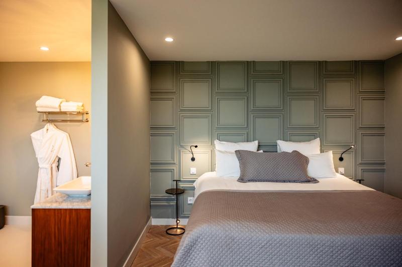 Suite with Terrace image 4