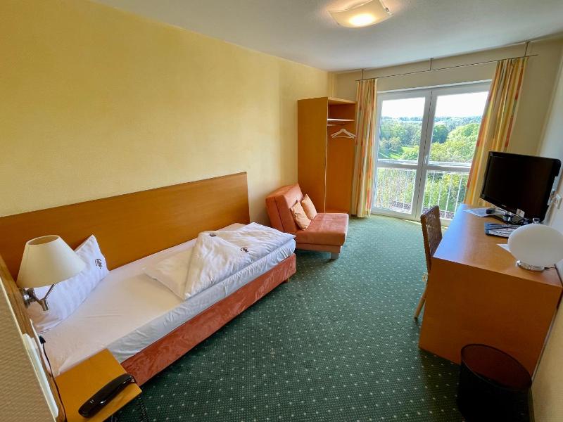 Comfort Single Room image 4