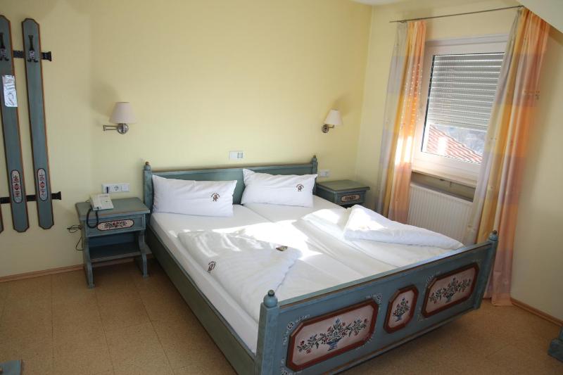 Standard Double Room image 2