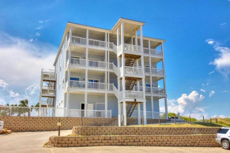 Beachgate Condo Suites and Hotel 341 condo - image 1