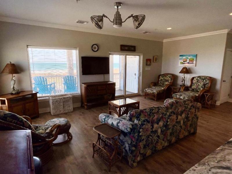 Beachgate Condo Suites and Hotel 341 condo - image 14