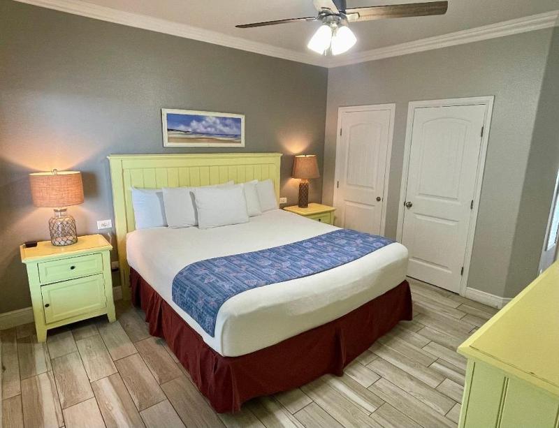 Beachgate Condo Suites and Hotel 341 condo - image 7