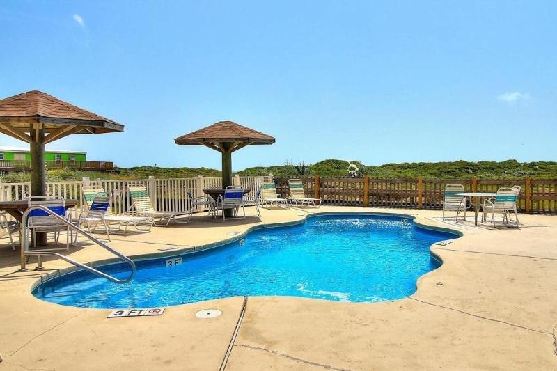 Beachgate Condo Suites and Hotel 341 condo - image 12