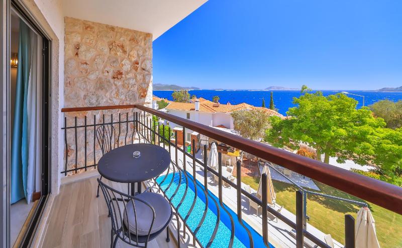 King Room with Sea View image 3