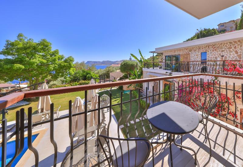 Family Room with Sea View image 4
