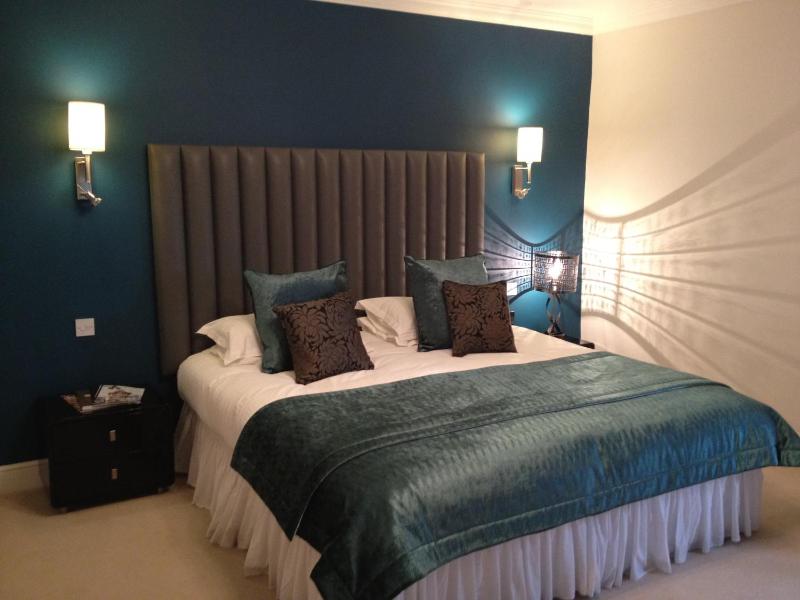 Deluxe Double or Twin Room image 3