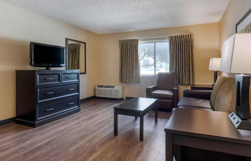 One Bedroom Suite with 2 Double Beds - Non-Smoking image 1