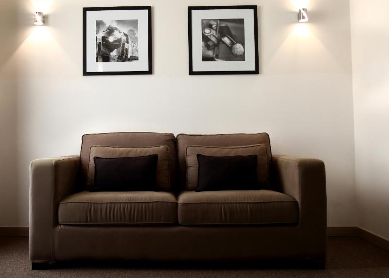 Family Room (2 Adults + 2 Children) image 4