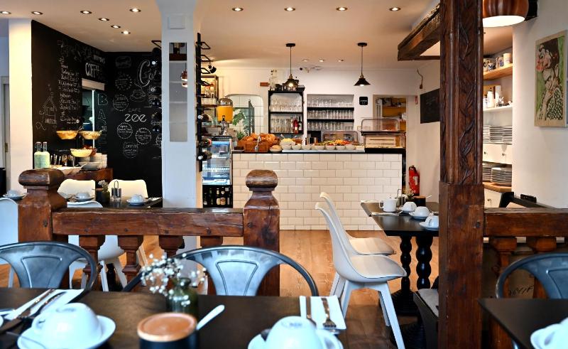 Comfort Family Room (2 Adults + 1 Child)  image 4