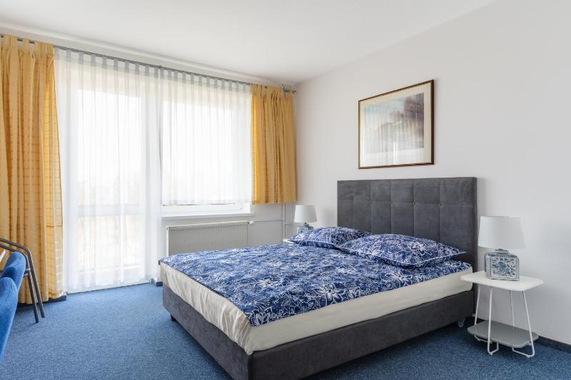 Double Room with Balcony image 2