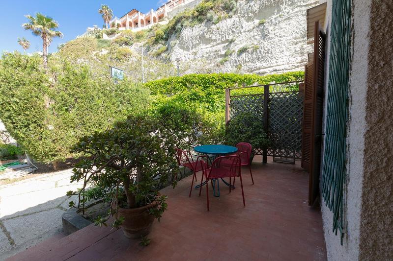 Standard Triple Room image 4