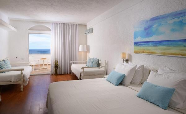 Superior Double Room with Sea View image 4