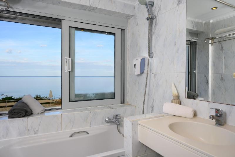 Apartment with Sea View image 1