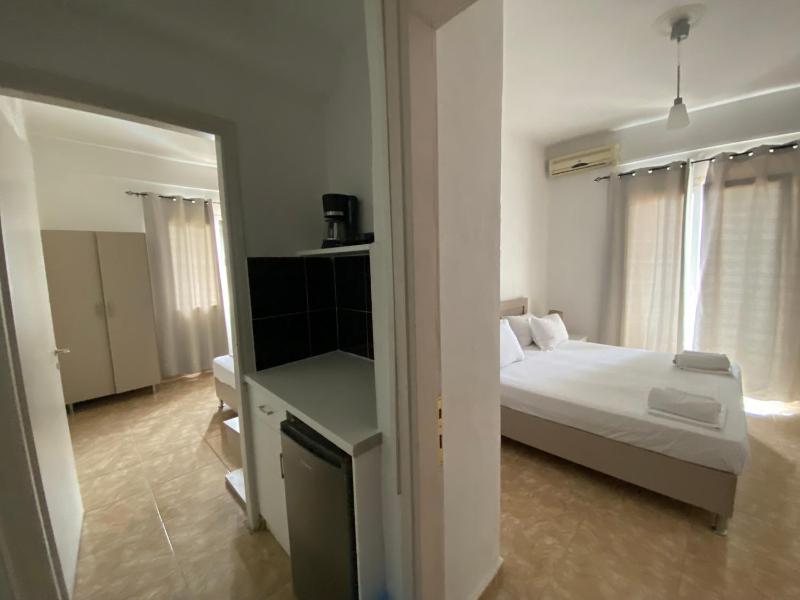 Two-Bedroom Apartment with Pool View image 1
