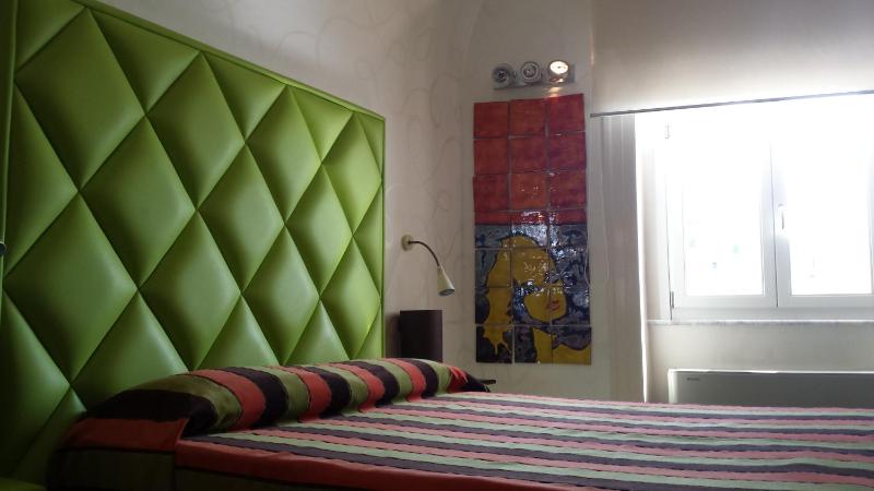 Classic Double Room with Partial Sea View and Spa Bath image 4