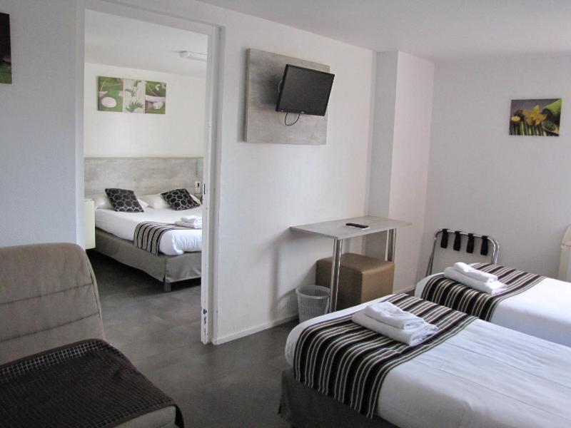 Quadruple Room image 1