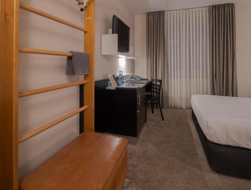 Comfort Single Room image 3