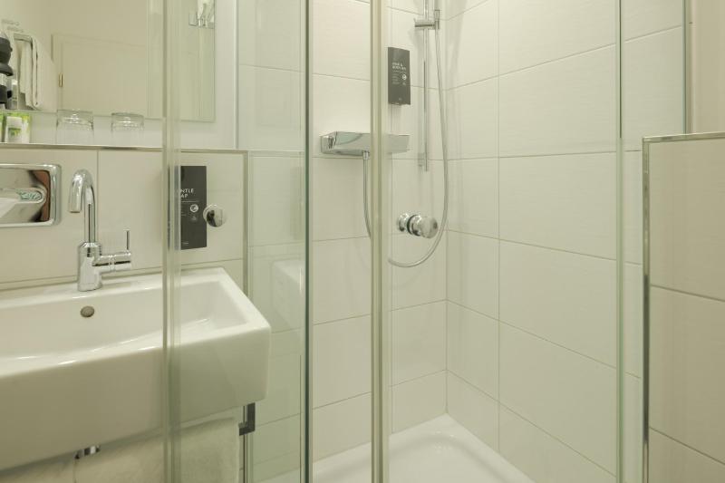 Superior Twin Room image 2