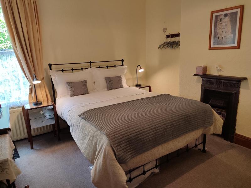 Deluxe Double Room image 2