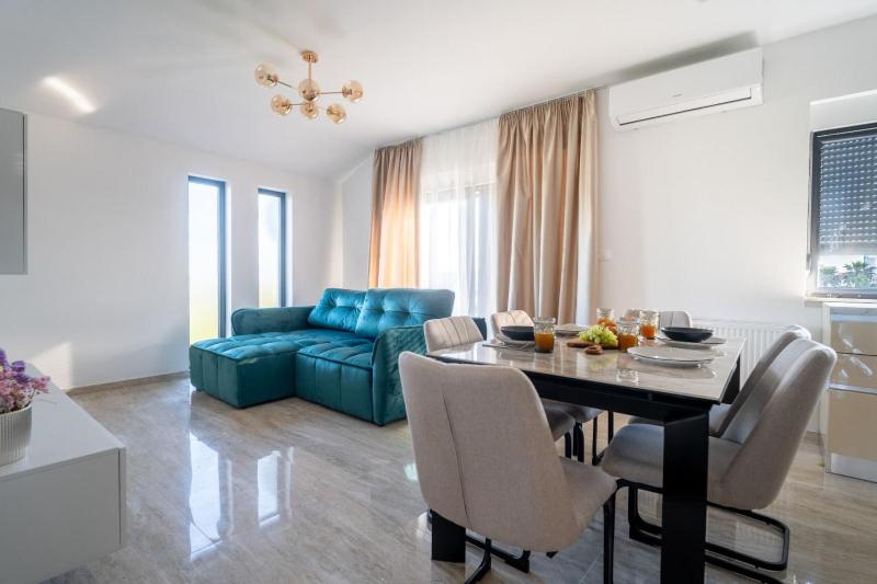 Apartmani Carmen - image 4