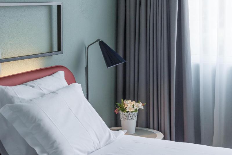 Double or Twin Room with Extra Bed image 3