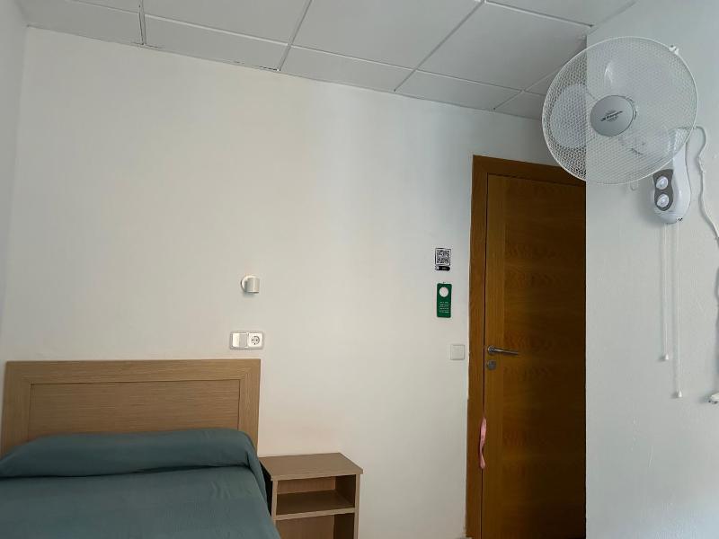 Single Room image 1