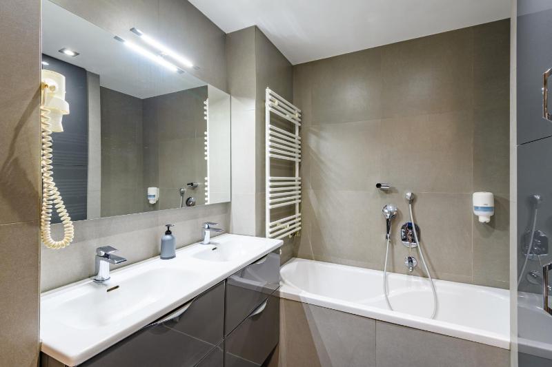 Superior Apartment image 3