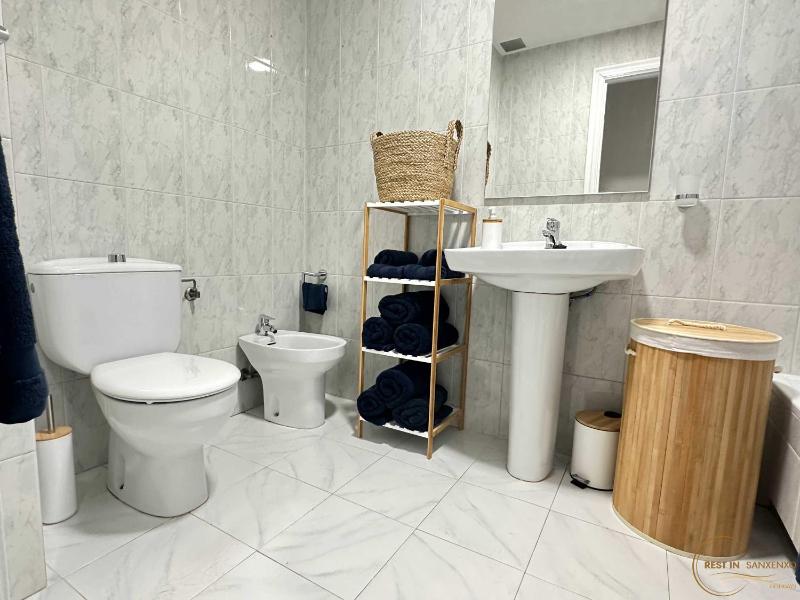 REST IN SANXENXO - Mar de Sanxenxo Apartment - a 180 metros de Silgar - image 26