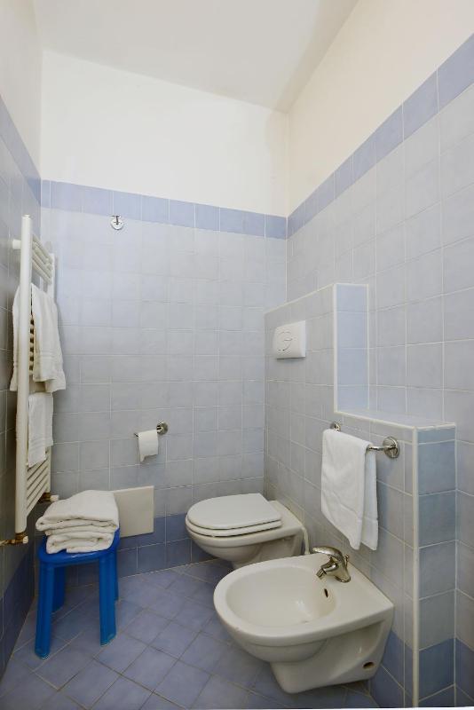 Quadruple Room with Balcony image 4