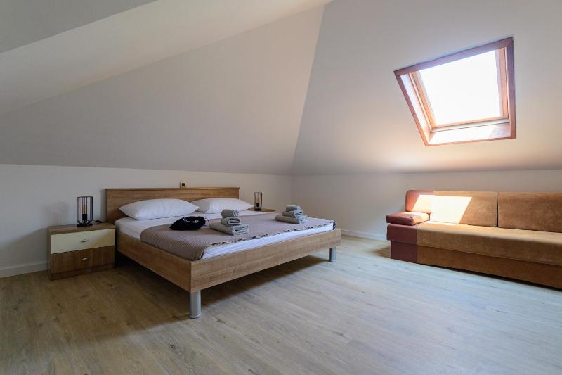 Two-Bedroom Apartment with Balcony and Sea View image 4