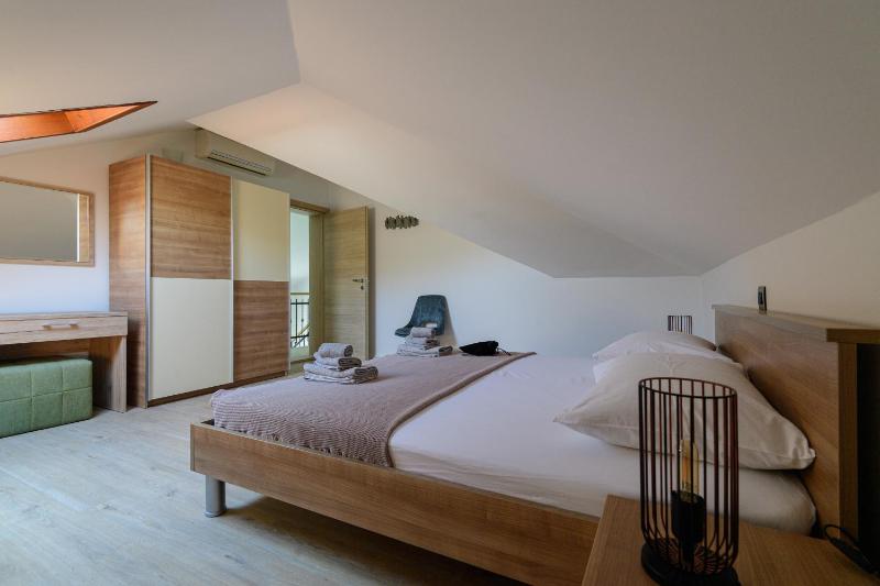 Two-Bedroom Apartment with Balcony and Sea View image 2
