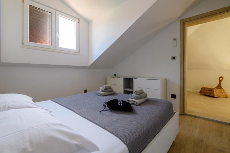 Two-Bedroom Apartment with Sea View and Balcony image 2