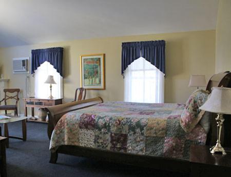 Luxury King Room with Spa Bath image 2