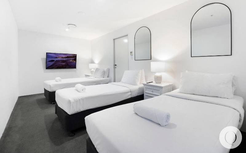 5 Bedroom Executive Sub Penthouse in the heart of Surfers with full ocean views - Sleeps 12 - Circle on Cavill AMAZING!! - image 15
