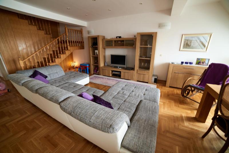 Deluxe Apartment image 2