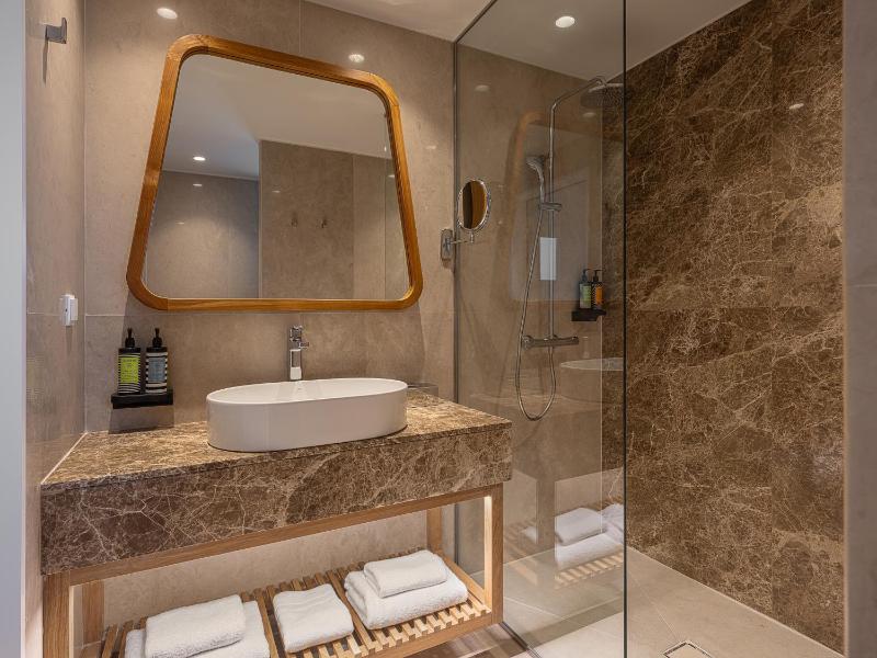 Deluxe Double or Twin Room with Private Pool  image 3