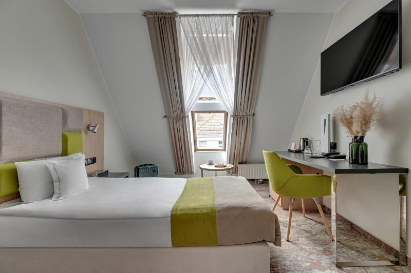 Single Room image 1