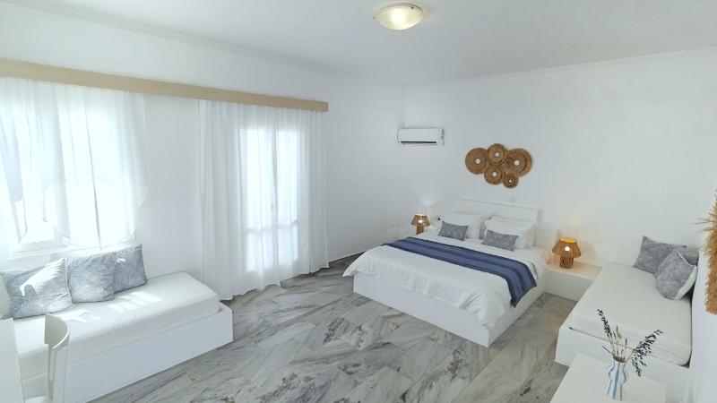 Quadruple Room image 1