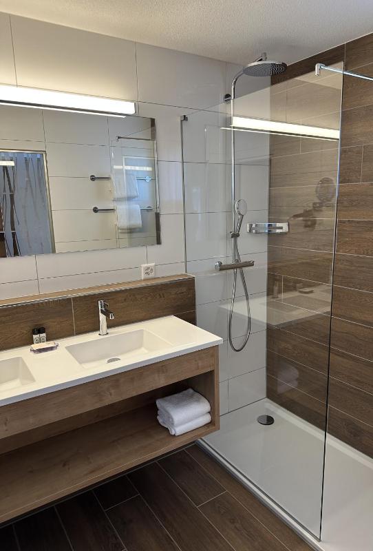 Two Bedroom Suite with balcony image 2