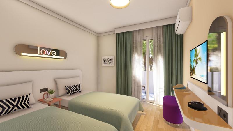 Double or Twin Room image 3