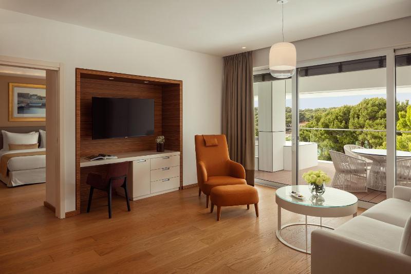 Suite with Terrace image 3