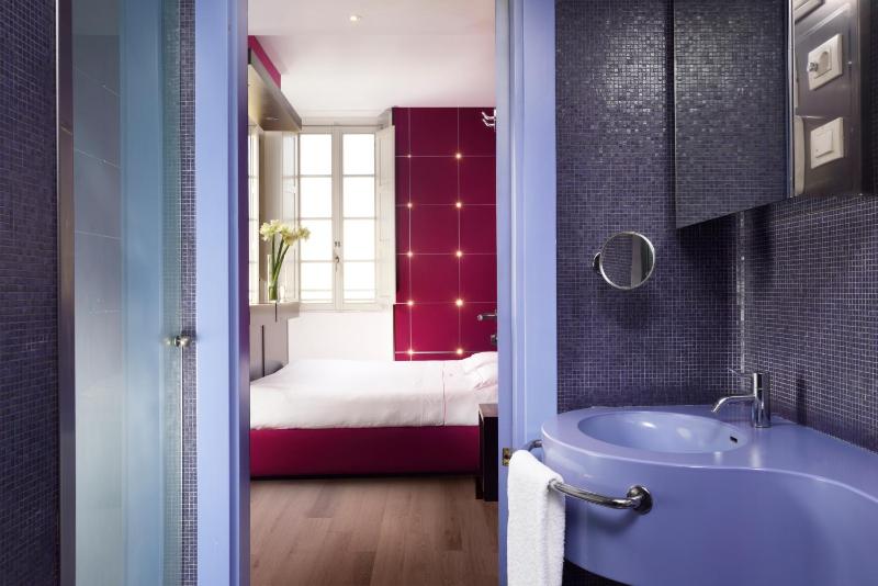 Superior Double Room image 4