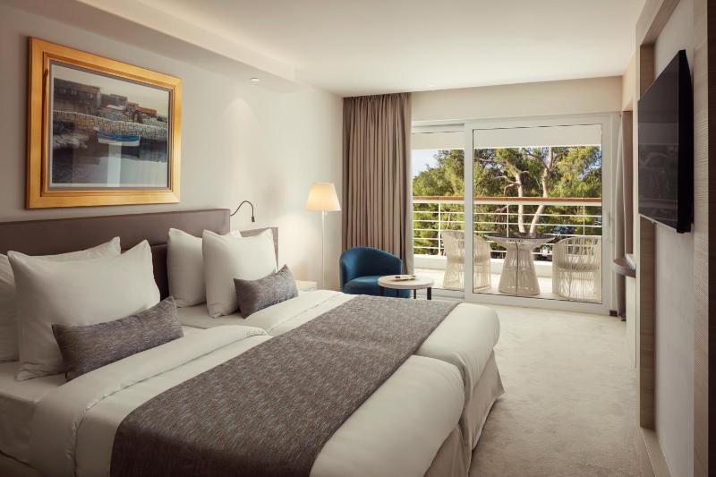 Superior Double Room with Balcony - Sea Side image 1