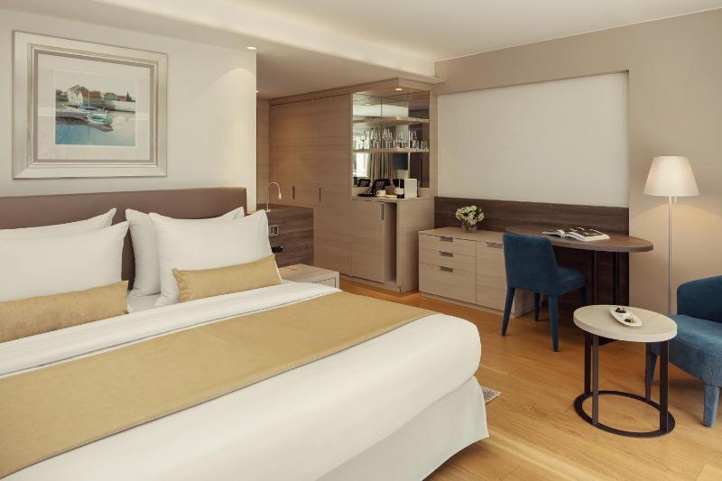 Special Offer - Superior Double Room - Autumn Sunshine image 4